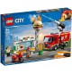 LEGO City Fiamme al Burger Bar 60214 Pompieri con Pompa Acqua 327 pz